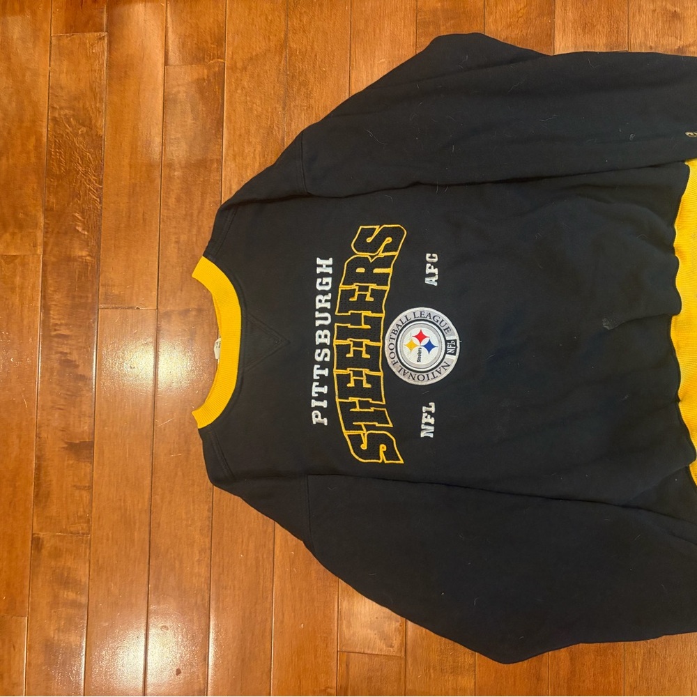 Lee Sport Black and Yellow Pullover Sweatshirt